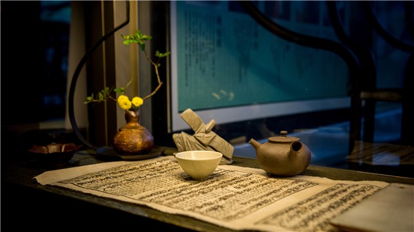 一盏清茶伴墨香